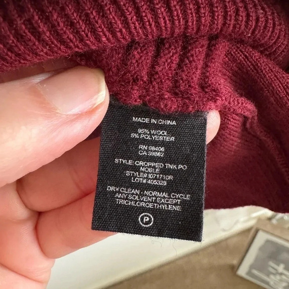 Theory burgundy ribbed mock neck wool cropped sweater size small - Picture 5 of 5